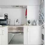 2br Terrace W Ac - Time Out Market | By Airnest Lisboa