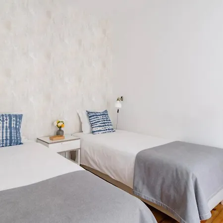 2br Terrace W Ac - Time Out Market | By Airnest
