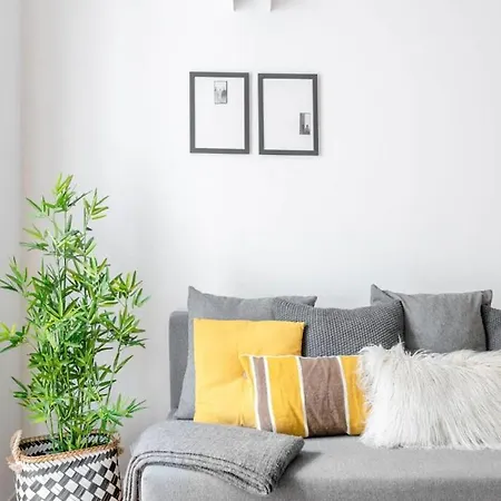 2br Terrace W Ac - Time Out Market | By Airnest Apartment *